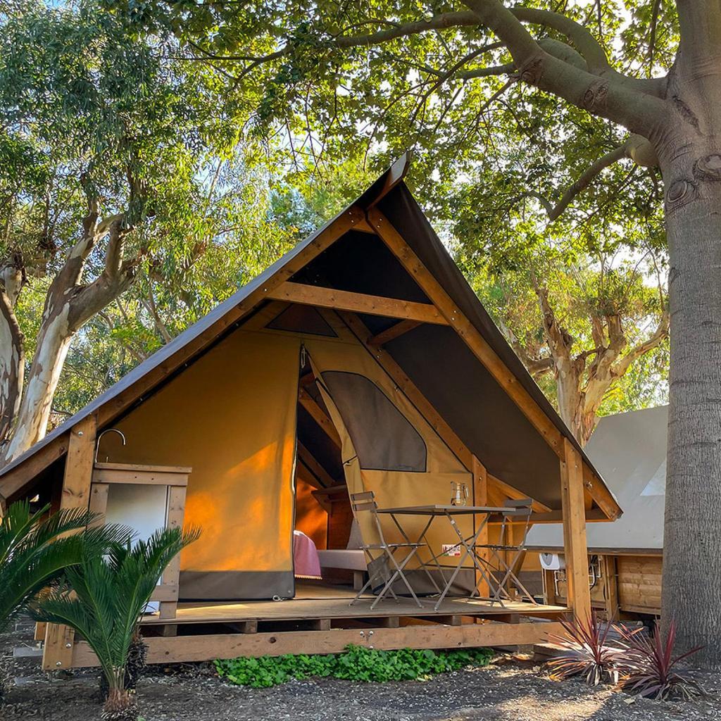 Il Pampaleone Glamping And Resort Acireale Buitenkant foto