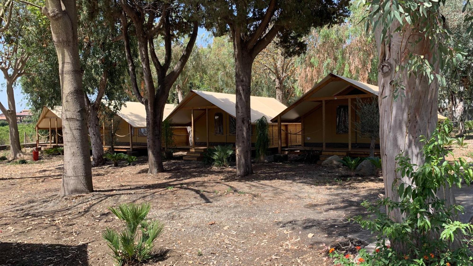 Il Pampaleone Glamping And Resort Acireale Buitenkant foto