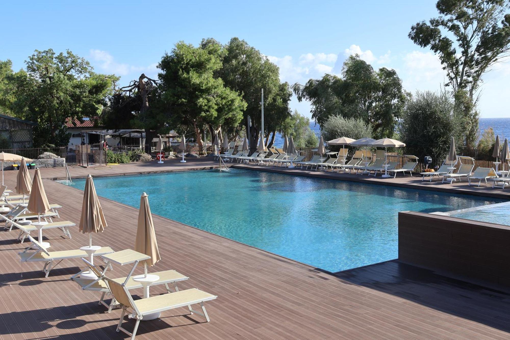 Il Pampaleone Glamping And Resort Acireale Buitenkant foto